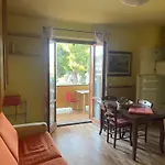 Bed and Breakfast Villino Irma E Con Giardino Vicino Al Mare *
