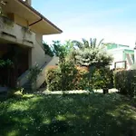 Villino Irma E Con Giardino Vicino Al Mare Bed and Breakfast